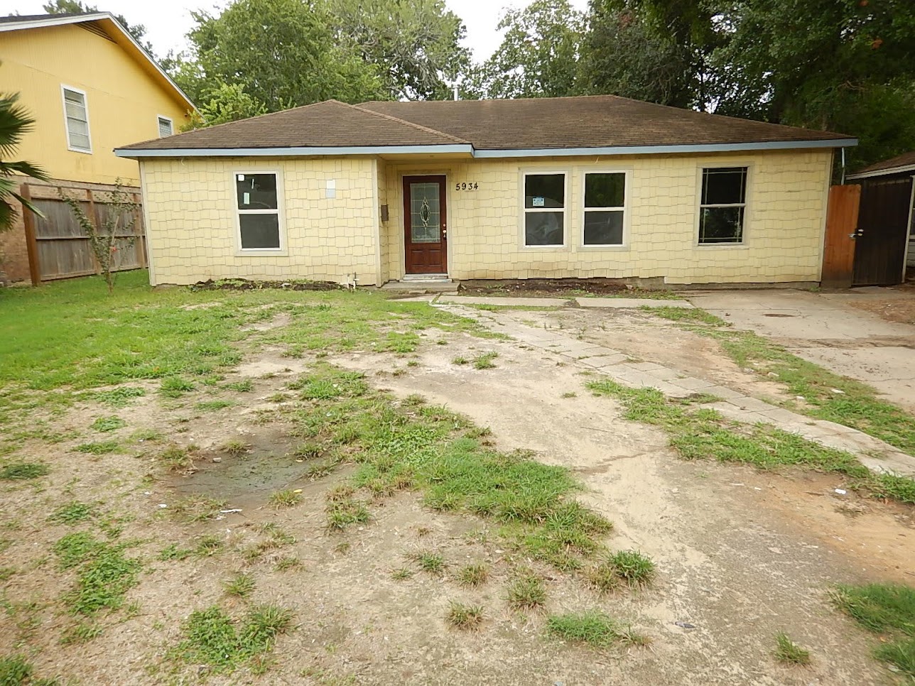 5934 Belcrest St , Houston, TX 77033 SWE Homes